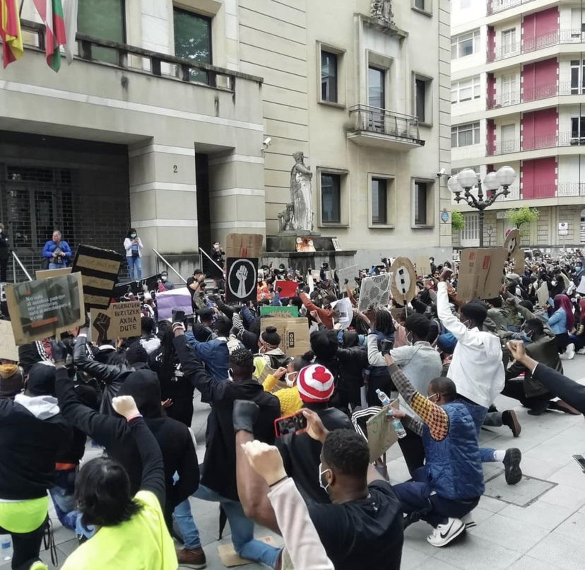 Concentración_antirracista